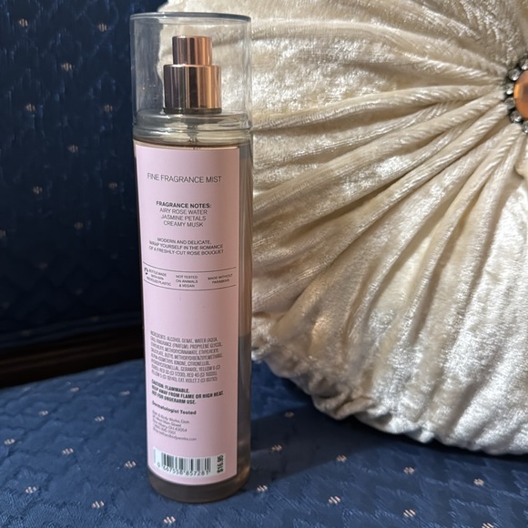 BATH & BODY WORKS SET. . . ROSE SCENT - Picture 4 of 6